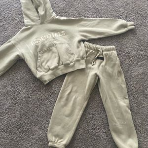Essentials sweatsuit